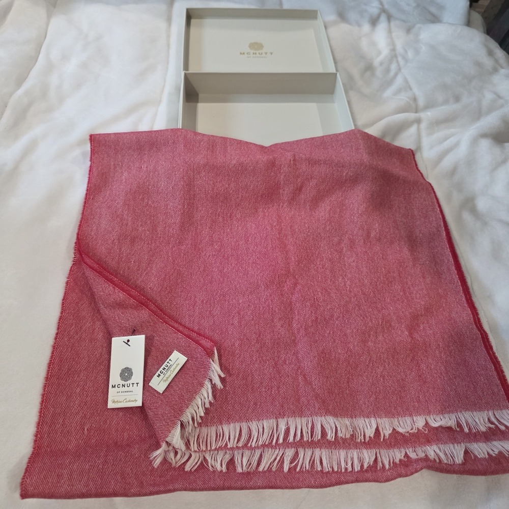 New McNutt of Donegal Northern Ireland Cashmere & Wool Paris Scarf With Gift Box